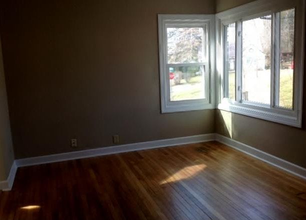 1st image of 415 Sleepy Hollow Dr