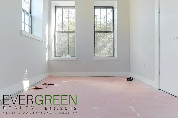 Rented by Evergreen Apartments BK | media 45