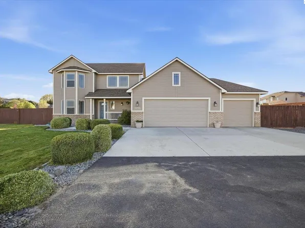 18214 S Cottonwood Blvd, Kennewick, WA 99338