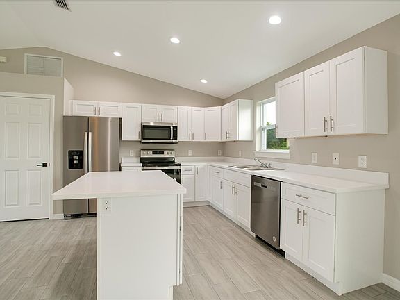 5th image of 1253 Milwaukee Blvd