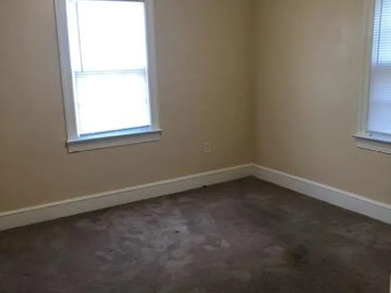 2310 Richmond Ave — Photo 8