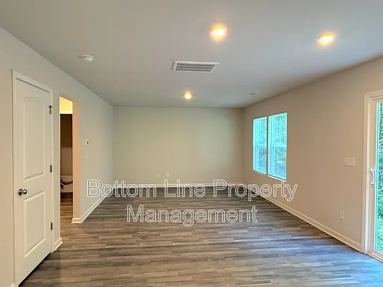 5080 Grain Ct — Photo 8