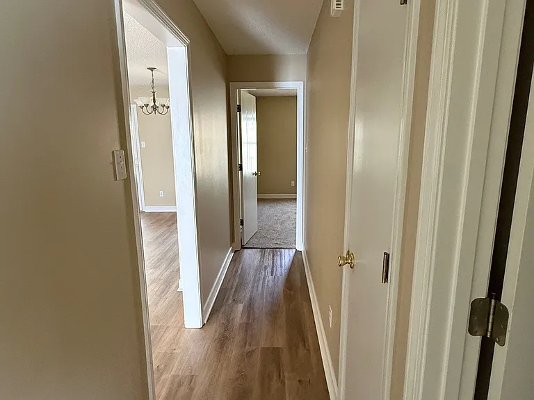26 West Residences — Photo 9