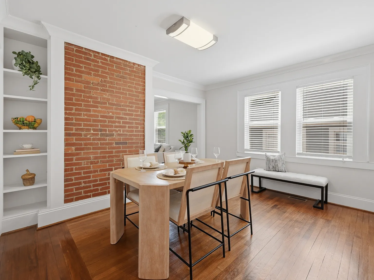 4 bed, 1864 sqft, $2,650 — Photo 3