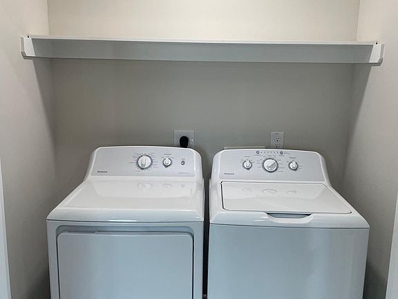 5th image of 1300 E Iris Ave #3