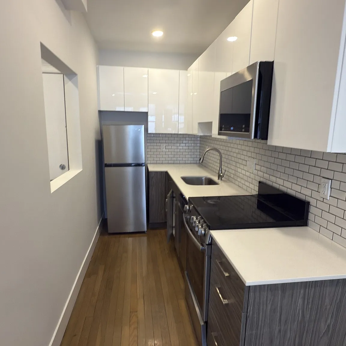 2 bed, 1.0 bath, $3,850 — Photo 3
