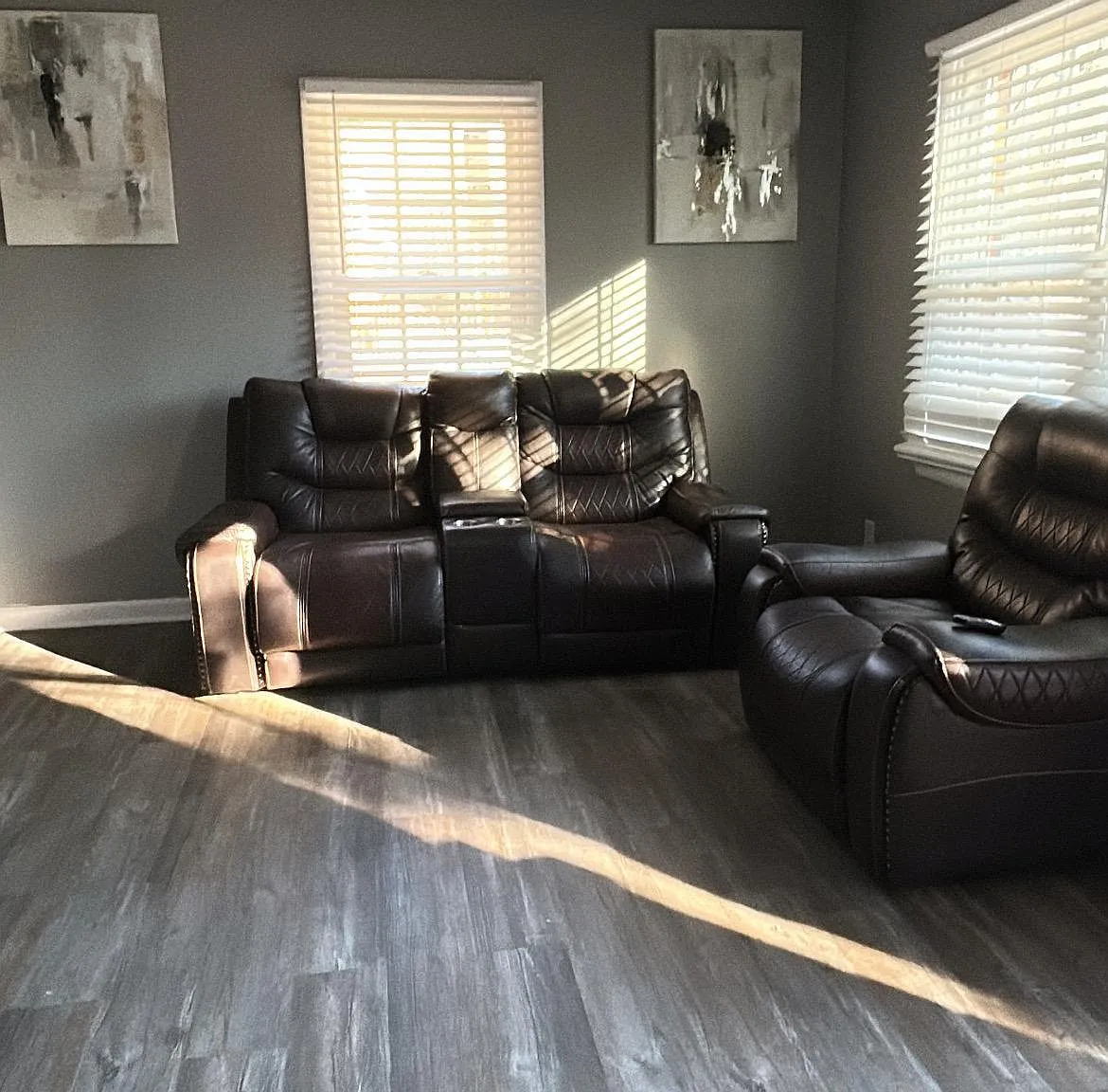 3 bed, 2.0 bath, 800 sqft, $1,183 — Photo 2