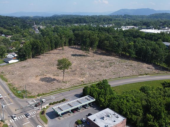 2nd image of E Oakland Avenue And Princeton Rd