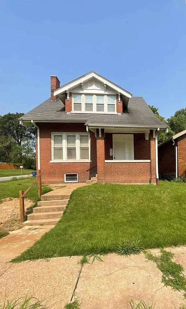 2 bed, 1.0 bath, 1407 sqft, $1,350 — Photo 1