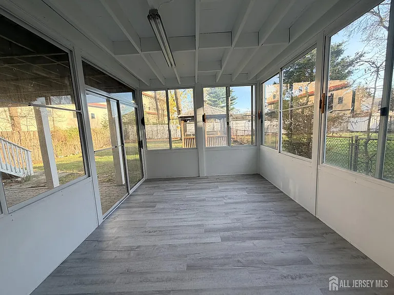 2460 Woodbridge Ave — Photo 25