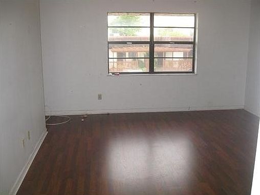 3rd image of 2609 N 40th Ave