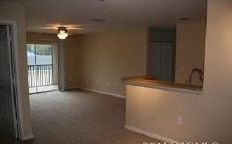 3rd image of 940 Village Trl #201