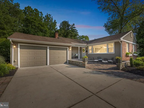 229 Dickens Ct, Cherry Hill, NJ 08034