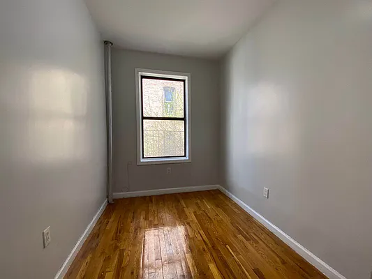 Rented by Bruma Realty LLC | media 27