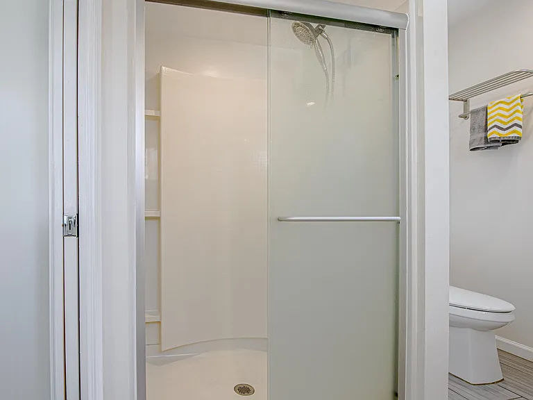 114 Mull Ave — Photo 22