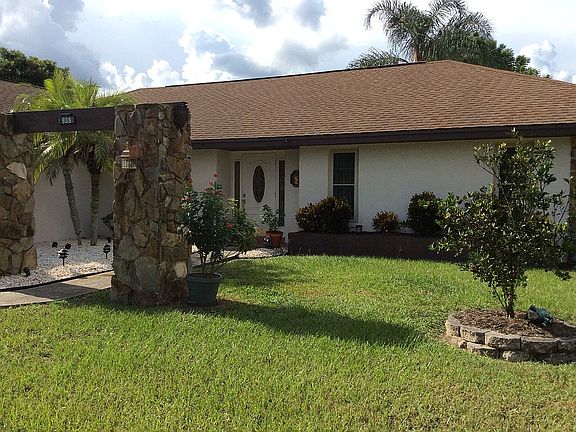 2nd image of 935 Hillrise Dr