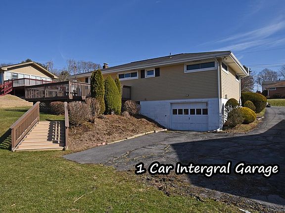 3rd image of 102 Vesta Ln