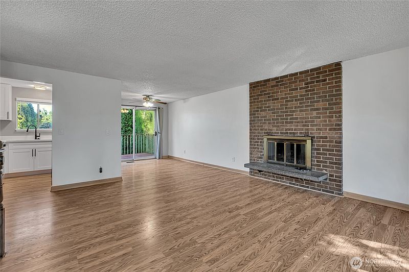 3rd image of 16808 33rd Avenue S
