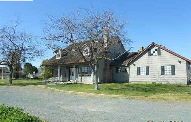 451 Payne Ave photo 1