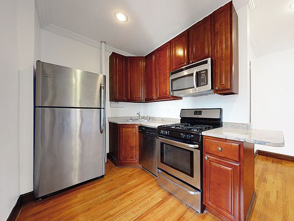 3rd image of 315 W 115th St APT 43