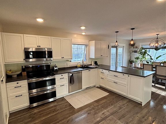 3rd image of 845 Prospect Avenue