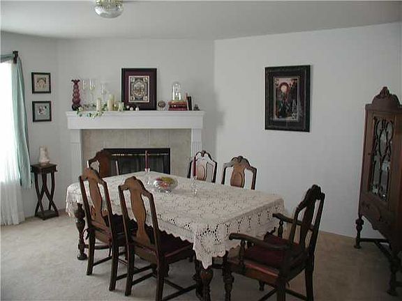 4th image of 747 Bills Cir