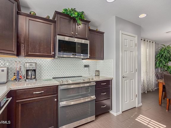 4th image of 2506 E VERMONT Drive