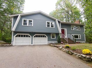 8 Deborah Dr, Walpole, MA 02081