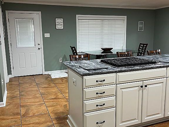 5th image of 630 Cleveland Rd