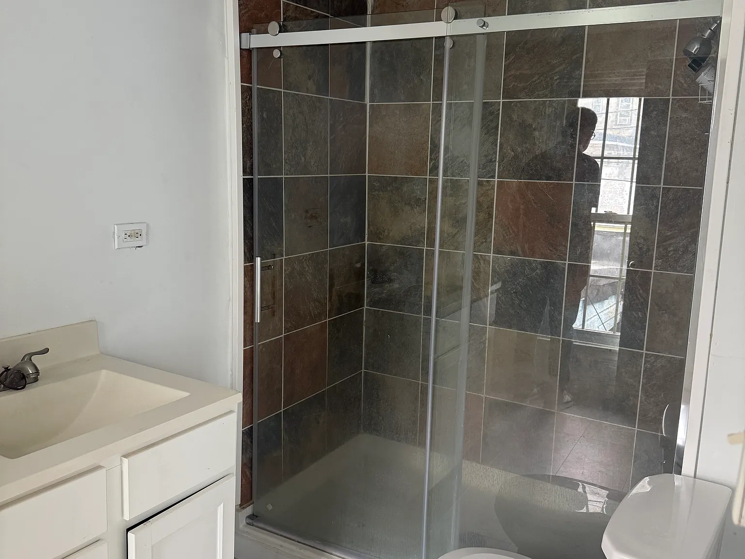 1 bed, $950 — Photo 3