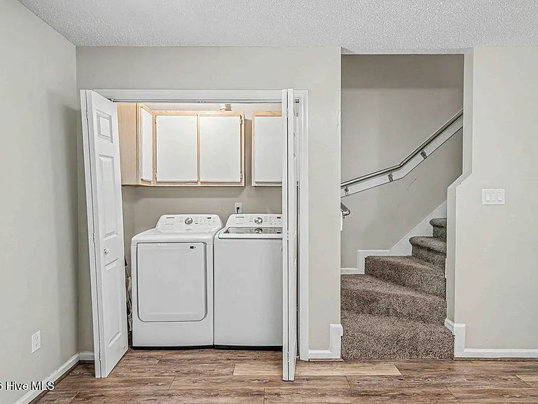 103 Meadowbrook Ln — Photo 13