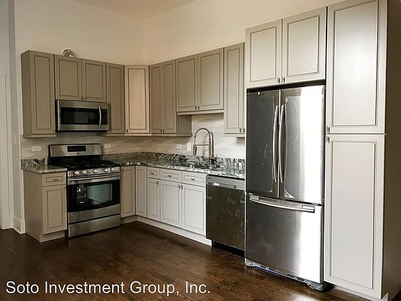 3rd image of 623-625 E Groveland Park #3