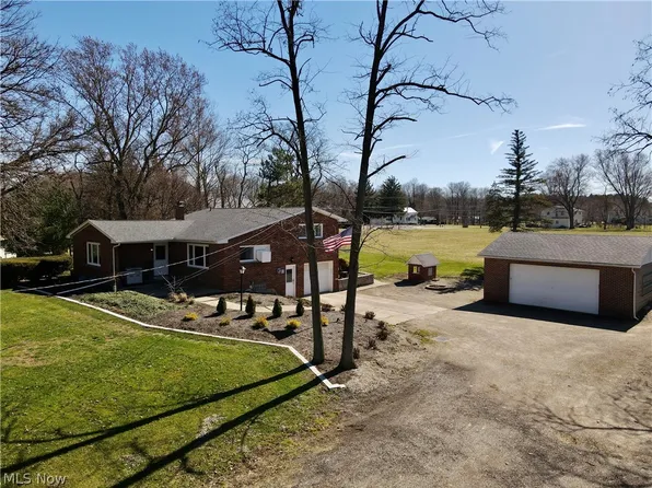 6904 Center Rd, Valley City, OH 44280