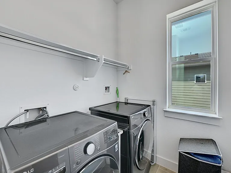7329 Cordoba Dr — Photo 26