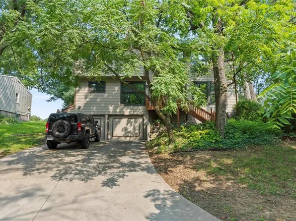 905 NW 70th St, Kansas City, MO 64118