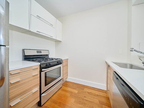 4th image of 572 5th Ave APT 7B