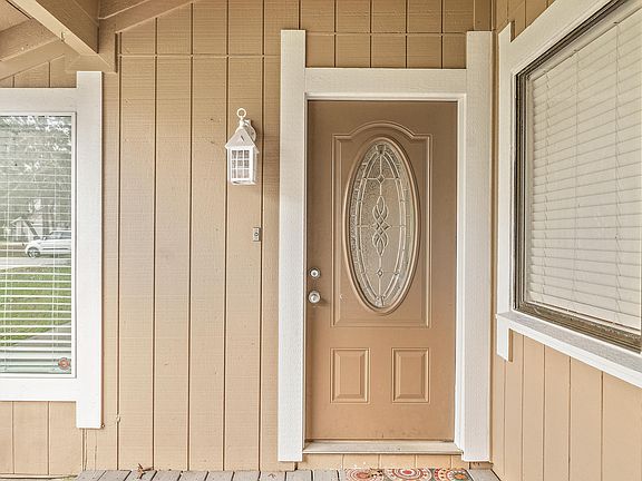 3rd image of 264 Amberwood Ct