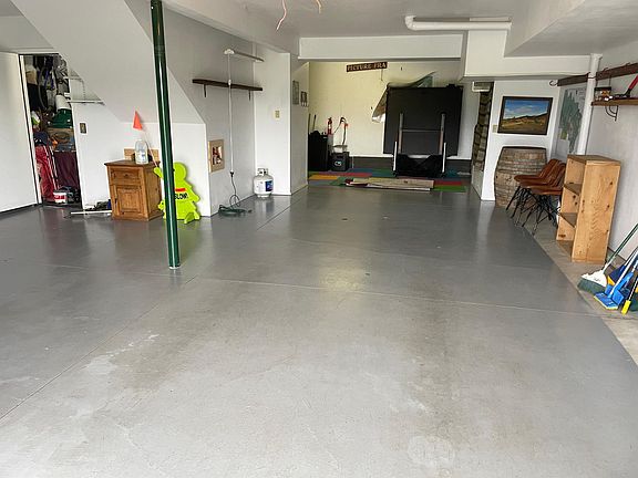 5th image of 61 Lakeside Dr