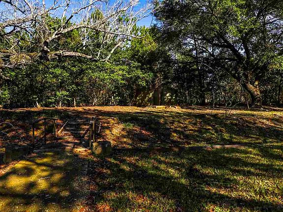 5th image of 1803 Oakwood Cir