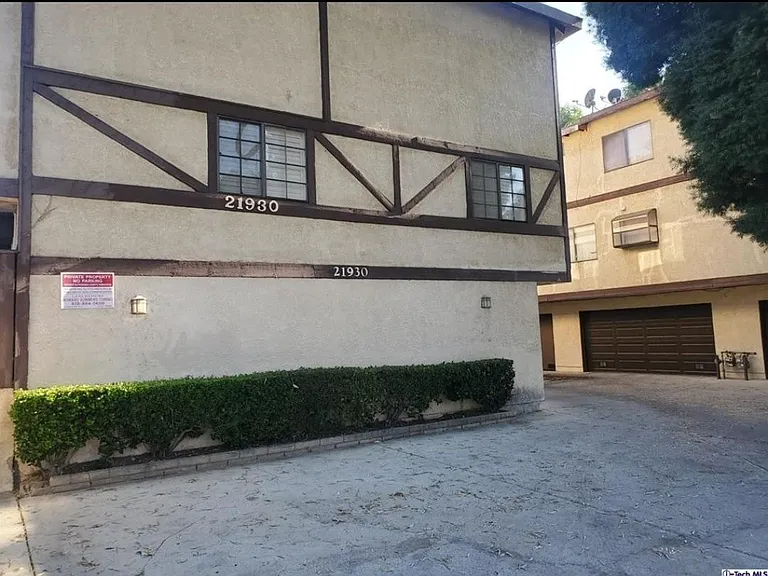 21930 Valerio St #9 — Photo 8