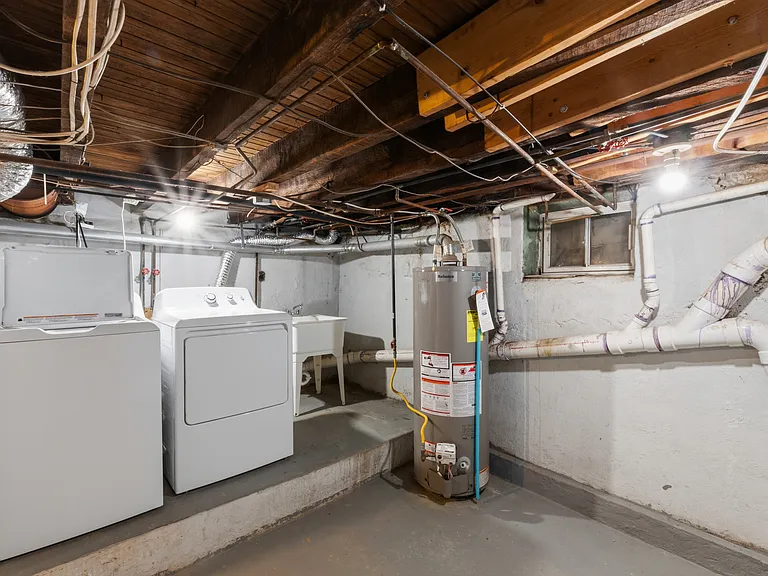 2340 S Hutchinson St — Photo 33
