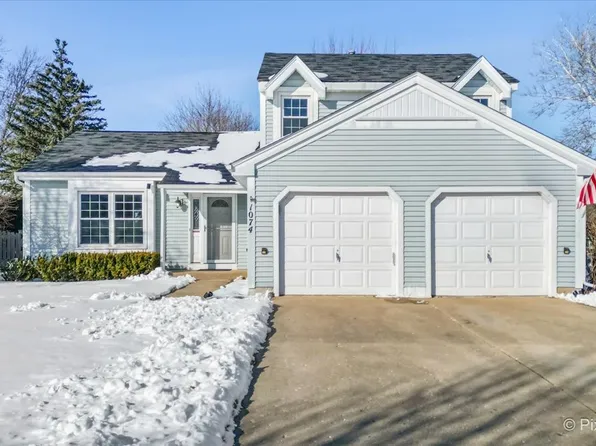 1074 Barlina Rd, Crystal Lake, IL 60014