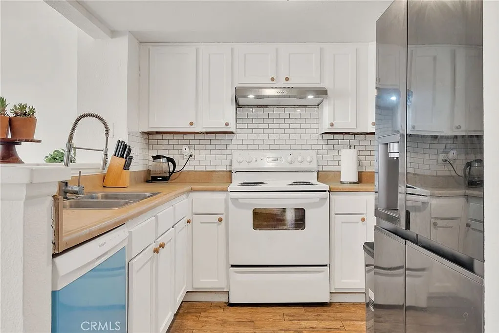 2 bed, 1033 sqft, $2,795 — Photo 1