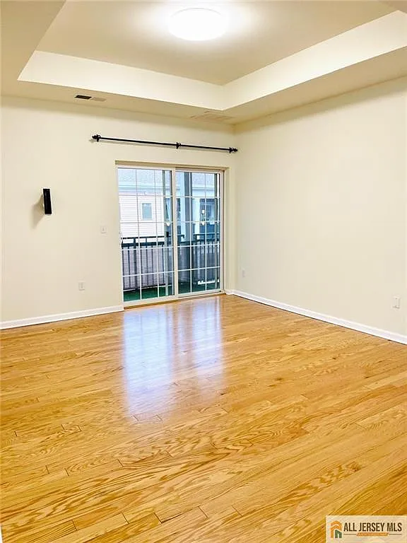 2 bed, 2.0 bath, 1150 sqft, $2,550 — Photo 2