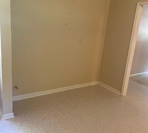 3rd image of 4724 Westwood Park Dr