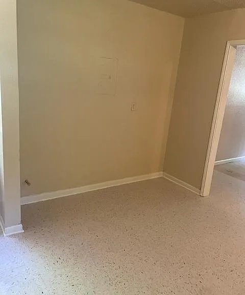 4724 Westwood Park Dr — Photo 3