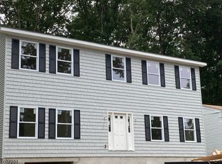 25 N Lake Shore Dr, Rockaway, NJ 07866