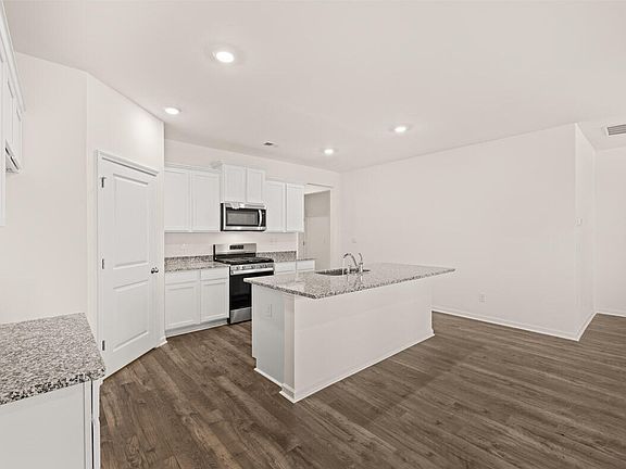 4th image of 4186 Sorensten Dr