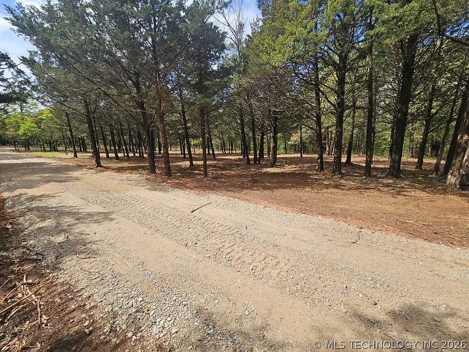 1st image of Lakeview Dr