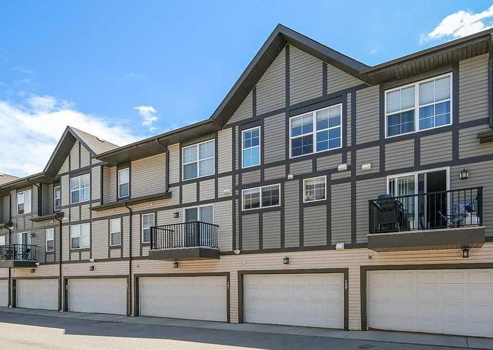 1st image of 159 New Brighton Vlg SE